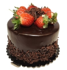 4 ile 6 kişilik çikolatalı yaş pasta İstanbul pasta